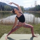 Yogatrainerin MiaNamaste im Moorquell am Längsee.